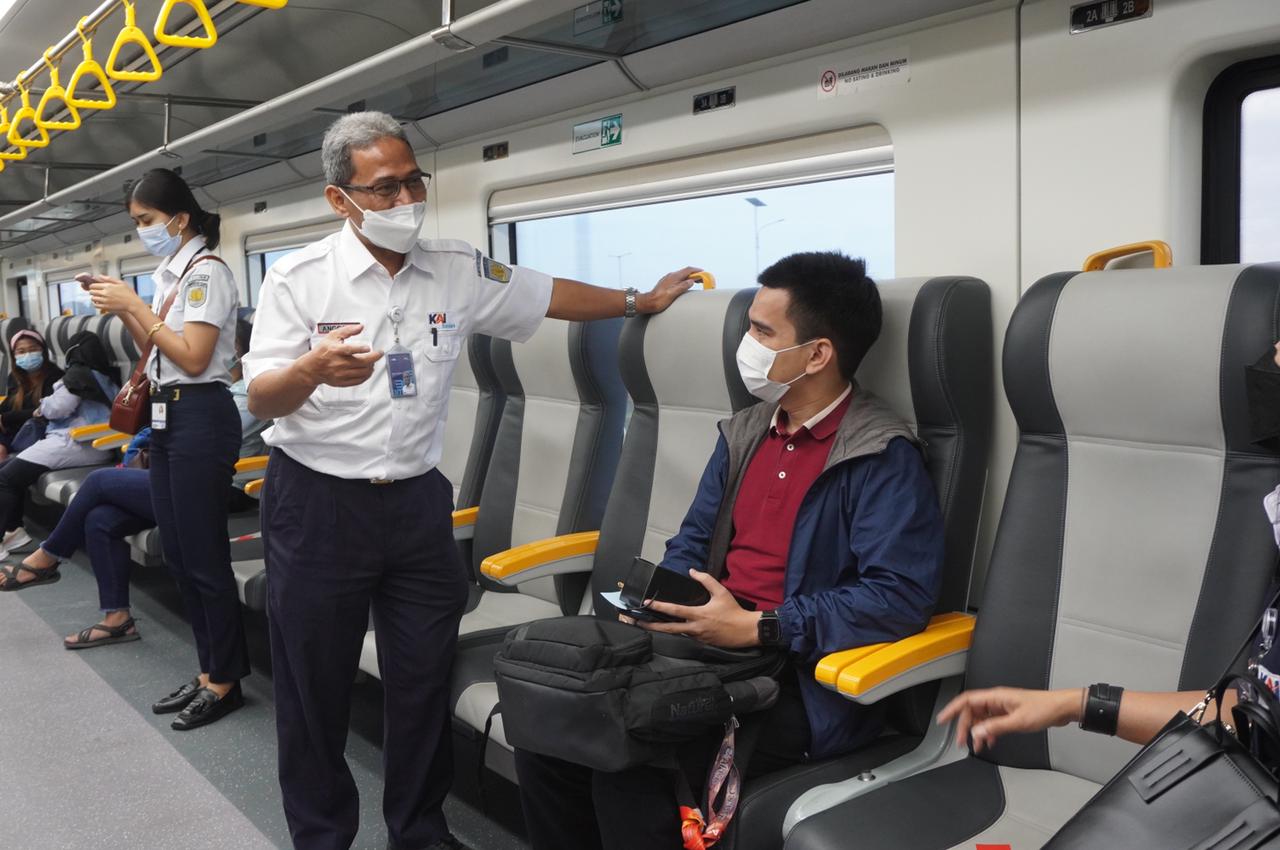 KAI Luncurkan Kereta Bandara Premium | CAKRUK