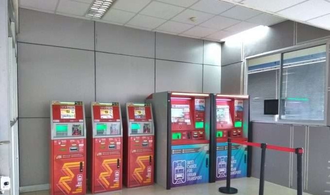 Vending Machine di Sejumlah Stasiun KRL