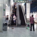 Eskalator stasiun Palmerah mati dan tidak berfungsi